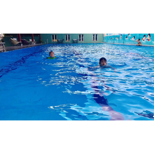 Các bé Mầm non tham gia giải thi bơi 10m và 25m